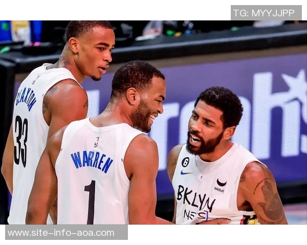 克拉克斯顿内线表现抢眼15分钟内高效拿下11分并抢8篮板